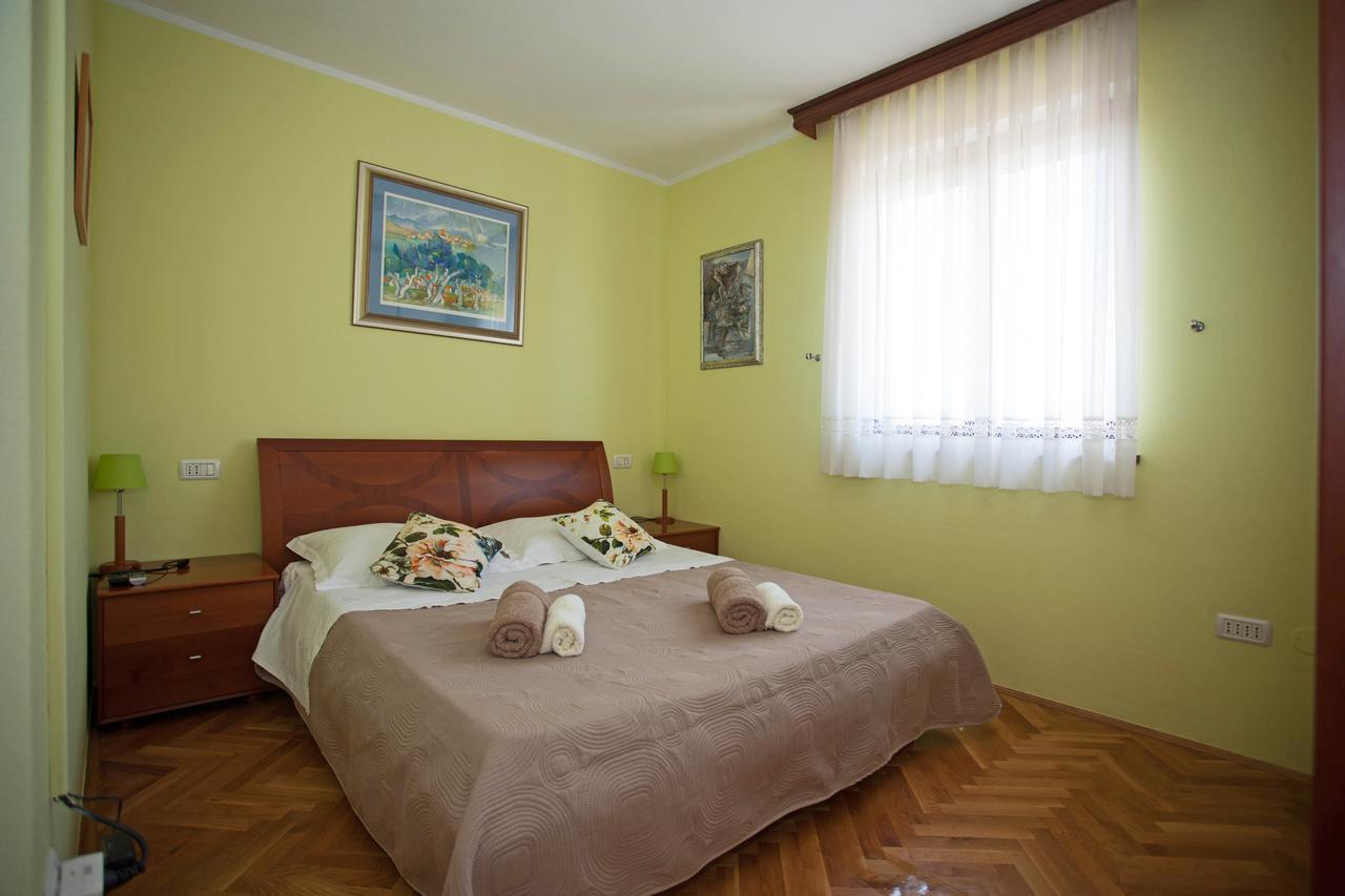 Apartment Pia โรวีน ภายนอก รูปภาพ